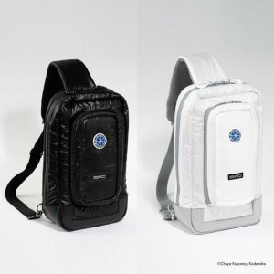 宇宙兄弟1666個限定エディのバッグ エディ＆ブライアン人形を持ち運べるあのボストンバッグと
